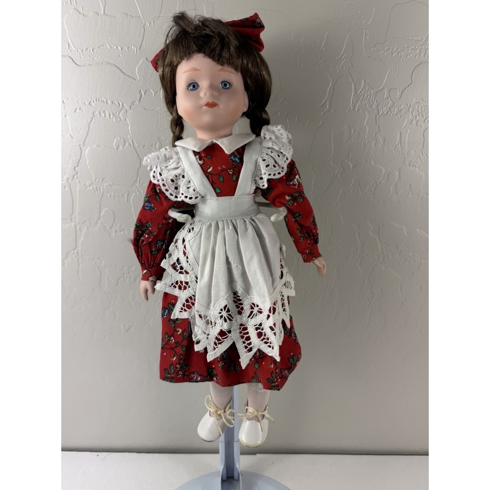 VTG brunette porcelain doll in red christmas mistletoe flower dress, IN BOX